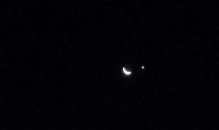 多地夜空上演金星伴月